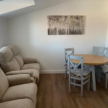 2 Bedroom Central Apartment Leek Exterior photo